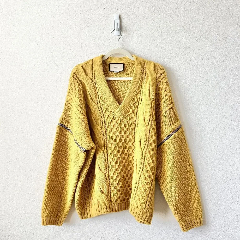 GUCCI V-Neck Cable Knit Wool Sweater Detachable Sleeve in Yellow Size Medium